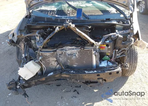 2015 Toyota Sienna Se 8 Passenger z USA, uszkodzony, nr VIN 5TDXK3DCXFS584895